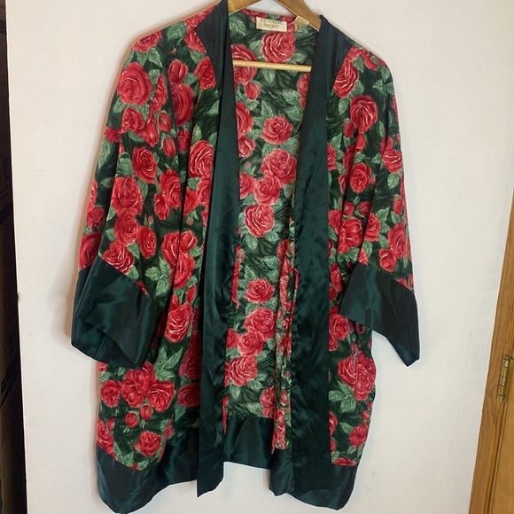 Victoria’s Secret Vintage Gold Label Rose Print Robe and Slip Pajama Set - Picture 10 of 12